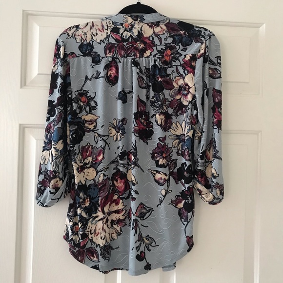 Button down blouse - Picture 2 of 2